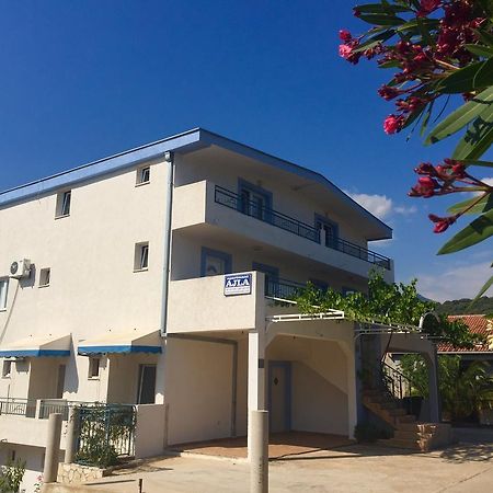 Apartments Ajla Utjeha Zewnętrze zdjęcie