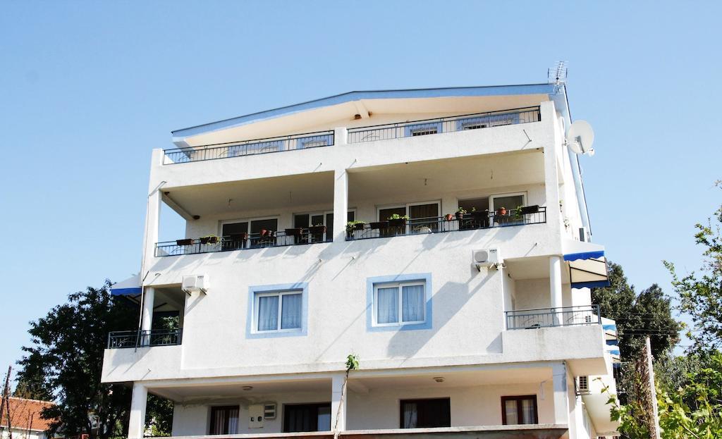 Apartments Ajla Utjeha Zewnętrze zdjęcie