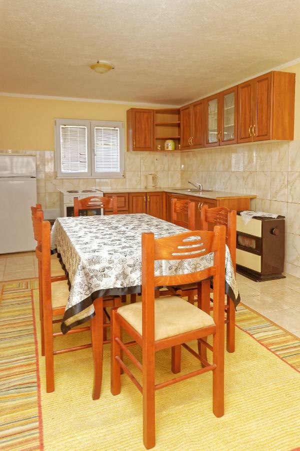 Apartments Ajla Utjeha Zewnętrze zdjęcie