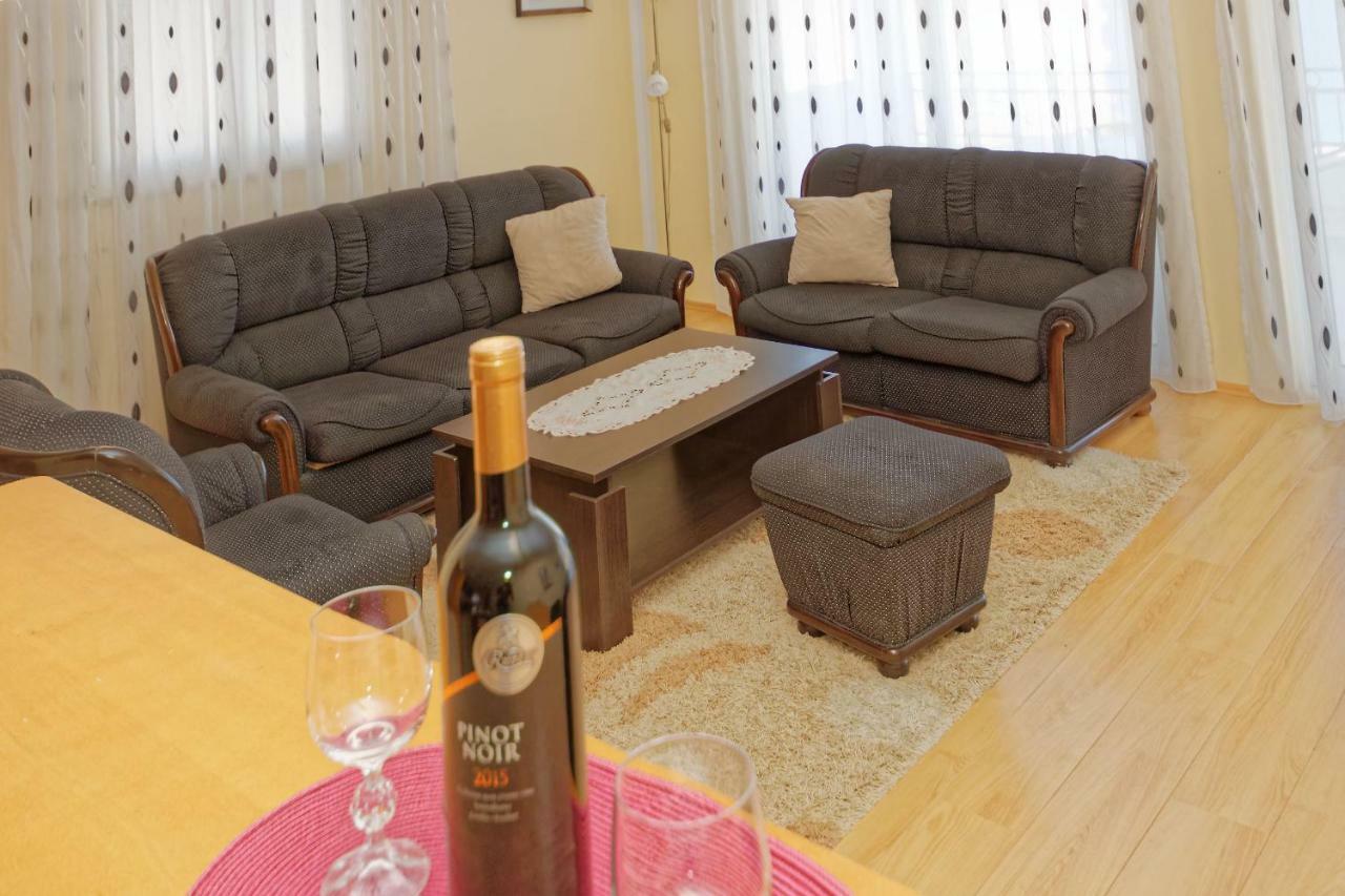 Apartments Ajla Utjeha Zewnętrze zdjęcie
