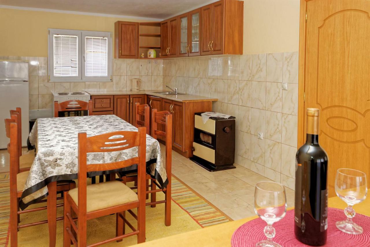 Apartments Ajla Utjeha Zewnętrze zdjęcie