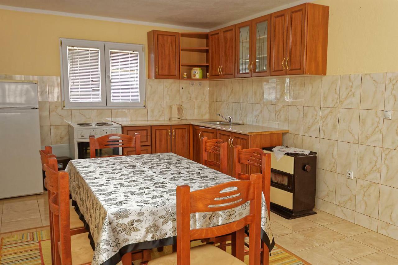 Apartments Ajla Utjeha Zewnętrze zdjęcie