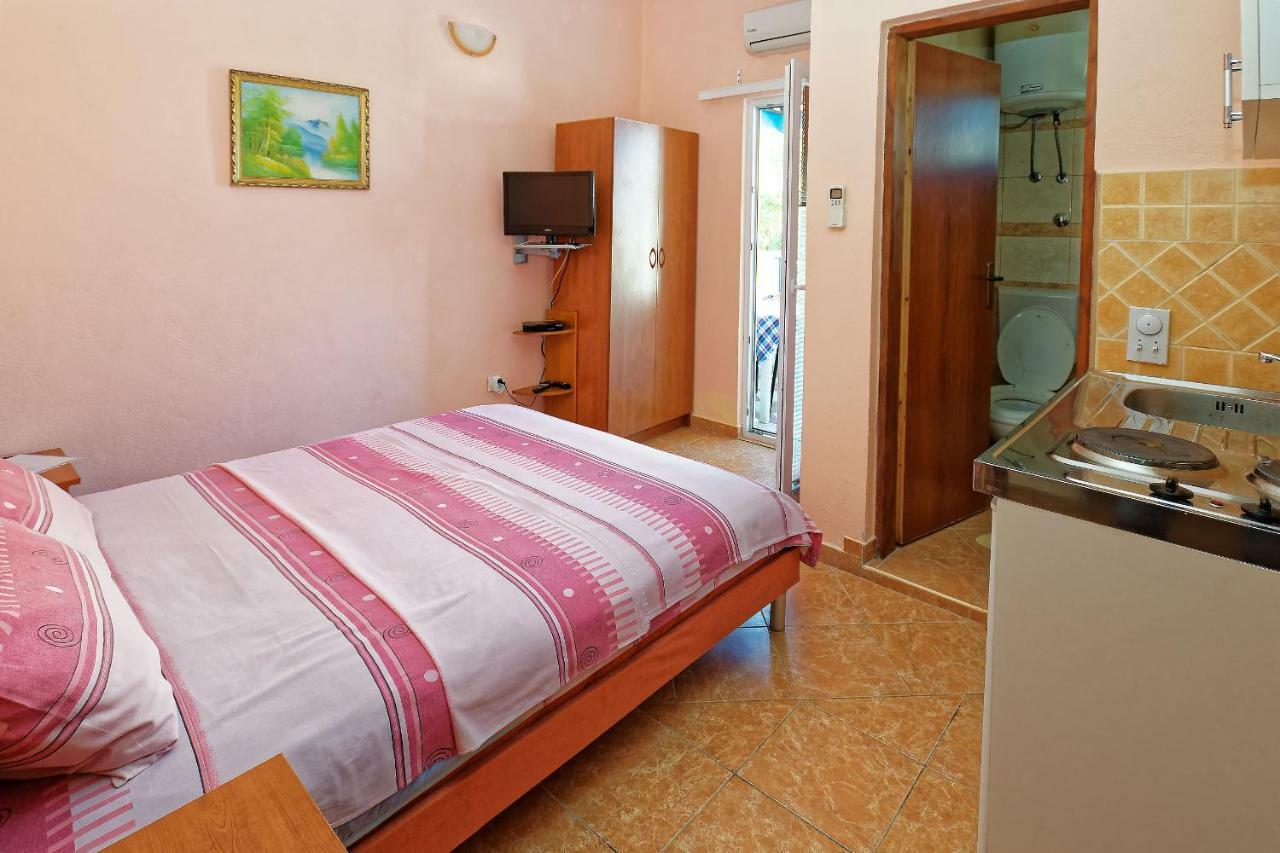 Apartments Ajla Utjeha Zewnętrze zdjęcie