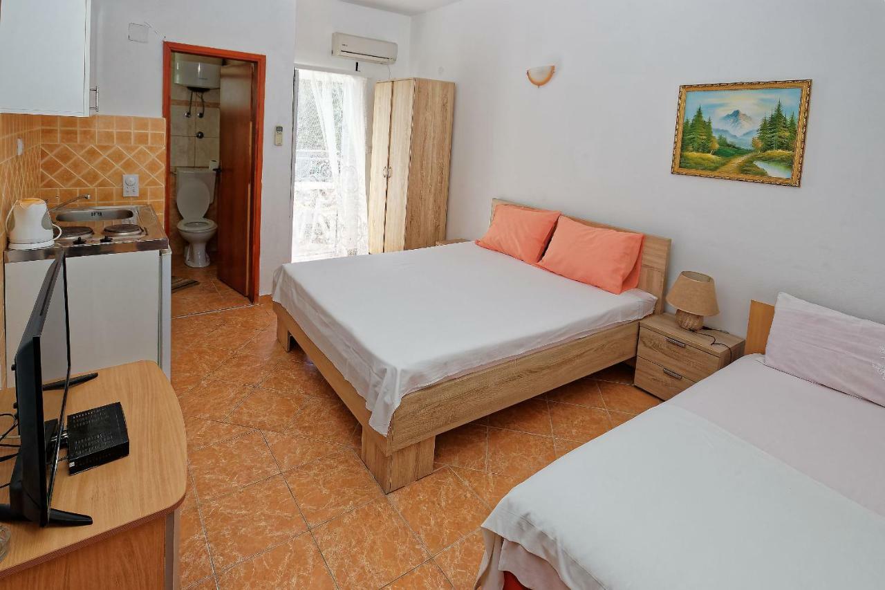 Apartments Ajla Utjeha Zewnętrze zdjęcie