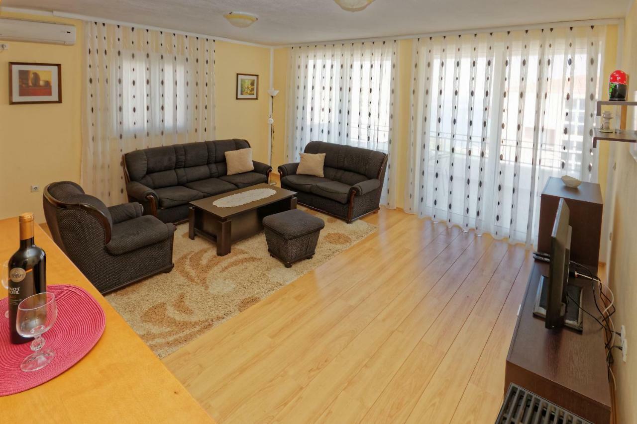 Apartments Ajla Utjeha Zewnętrze zdjęcie