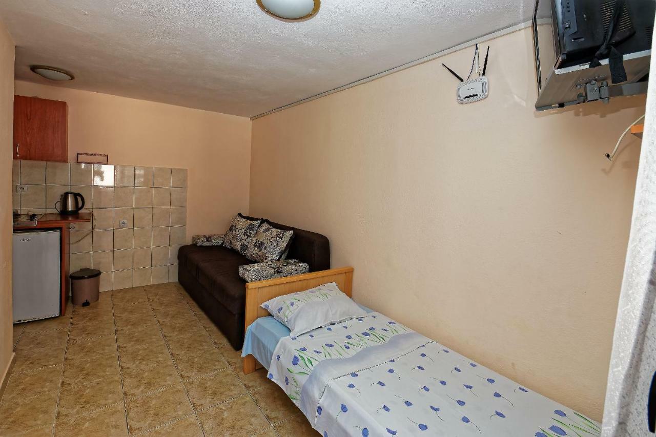 Apartments Ajla Utjeha Zewnętrze zdjęcie